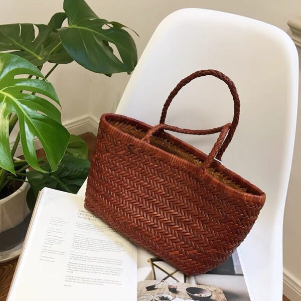 Niche Leather Seaside Vacation Handbag