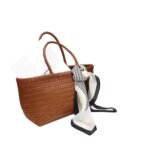Niche Leather Seaside Vacation Handbag - Image 5
