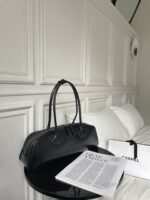 Women's Solid Color Korean-style Large Capacity Cowhide Leather Single-shoulder Bag - Image 8