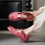 Low Heel Women's Retro Style Leather Flat Shoes - Image 7