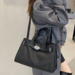 Genuine Leather Women's  Large Capacity Portable Crossbody Shoulder Bag - Image 3