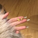 New Classic Retro Frosted Butterfly Necklace - Image 2