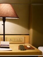 Dual Charger Mobile Phone Headset Wireless Charger - Image 3