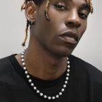 Natural Pearl Black And White Separated Pearl Retro Hip-hop Collarbone Necklace